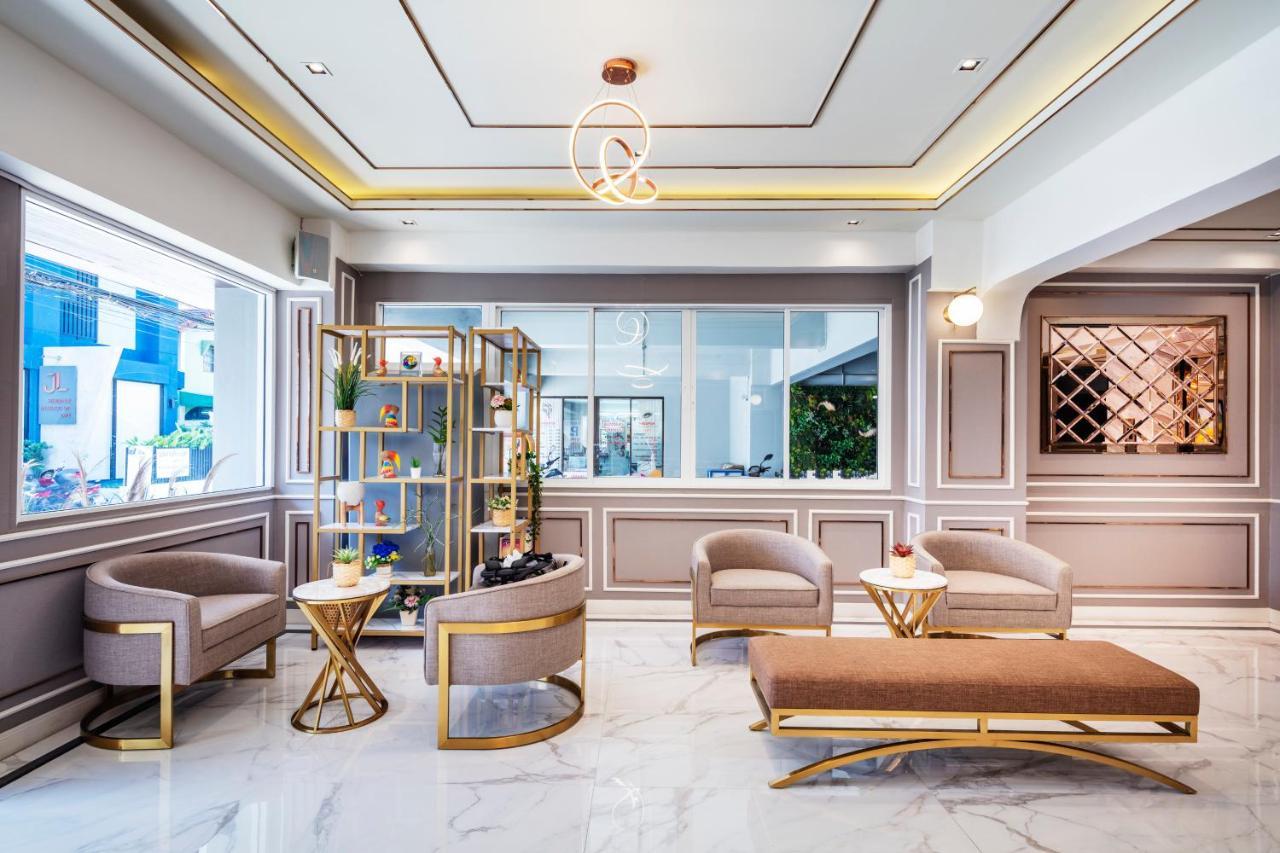 Penyos Service Apartment Bangkok Esterno foto