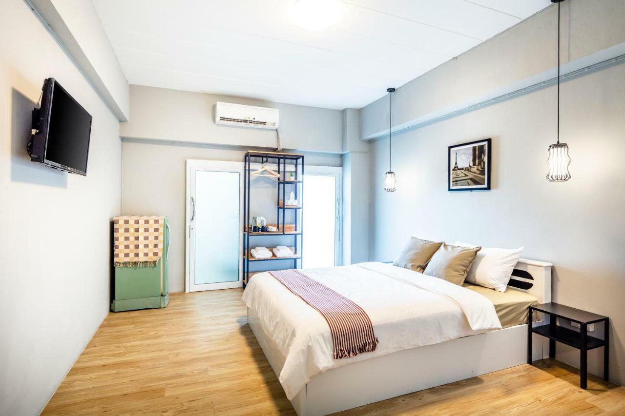 Penyos Service Apartment Bangkok Esterno foto