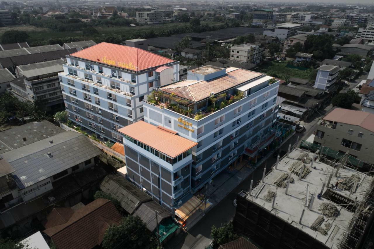 Penyos Service Apartment Bangkok Esterno foto