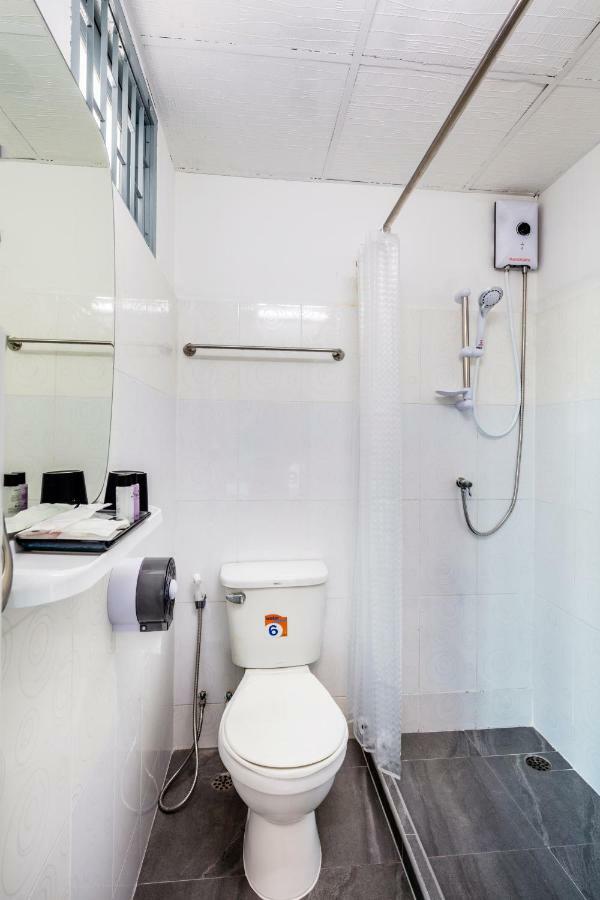 Penyos Service Apartment Bangkok Esterno foto